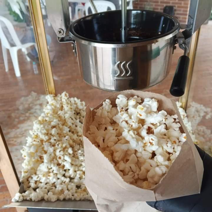 ¿Cómo funciona el alquiler de maquinas de crispetas?
